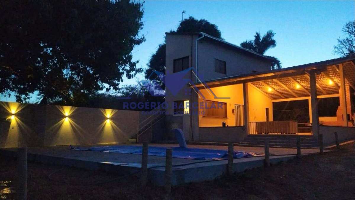 Linda Chácara no Setor Lago das Aroeiras à venda em Caldas Novas